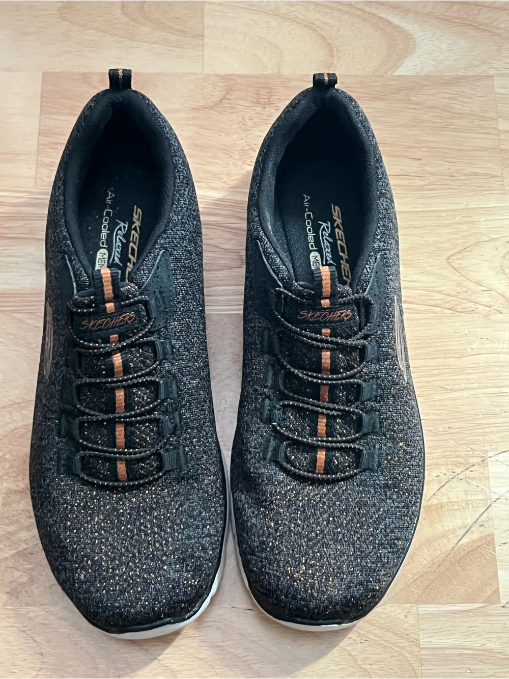 Sketchers Black shimmer sneaker- Size 8 US
